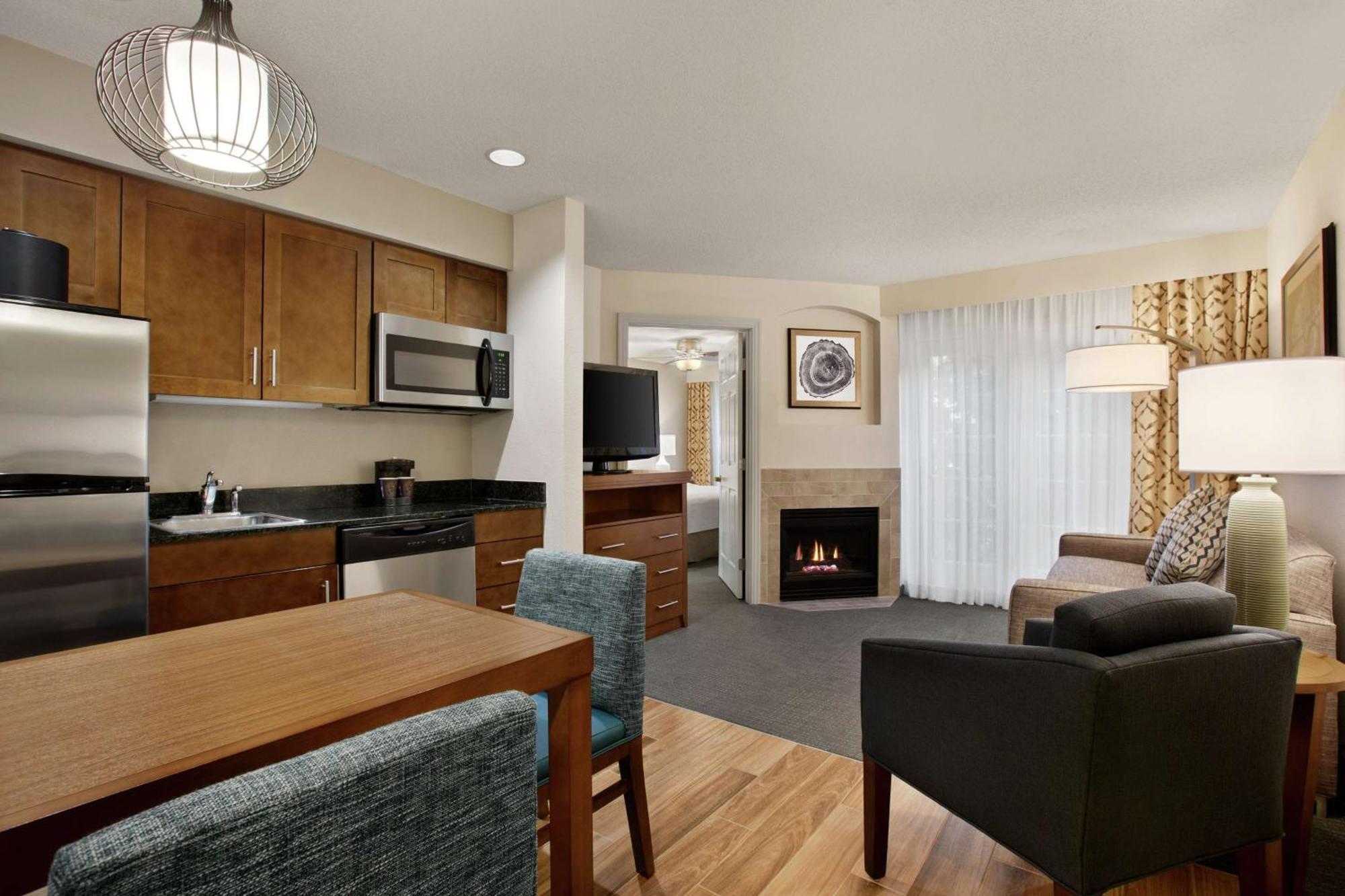 Homewood Suites By Hilton Kansas City Airport Esterno foto